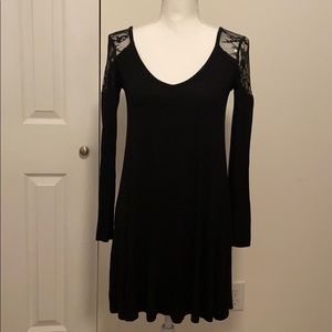 Long sleeve knit V back dress